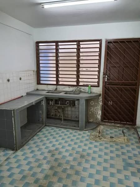 2-storey Terraced House for Sale in Taman Johor Jaya (Johor Bahru) - Bernice Gan - Kitchen - PropertyGuru.com.my