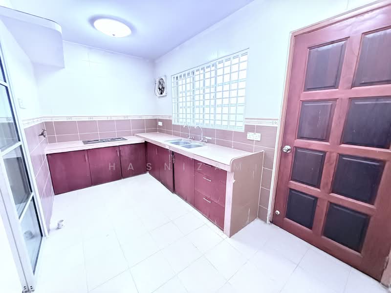 Rumah Teres 2 Tingkat untuk Dijual di Bukit Gedong - Hasnizam . - Kitchen - PropertyGuru.com.my