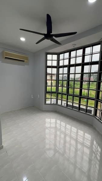 Rumah Teres 2 Tingkat untuk Disewa di Kampung Mohd Amin (Johor Bahru) - Li Wei - Living Room - PropertyGuru.com.my