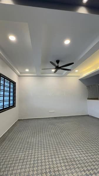 Rumah Teres 2 Tingkat untuk Disewa di Kampung Mohd Amin (Johor Bahru) - Li Wei - Living Room - PropertyGuru.com.my