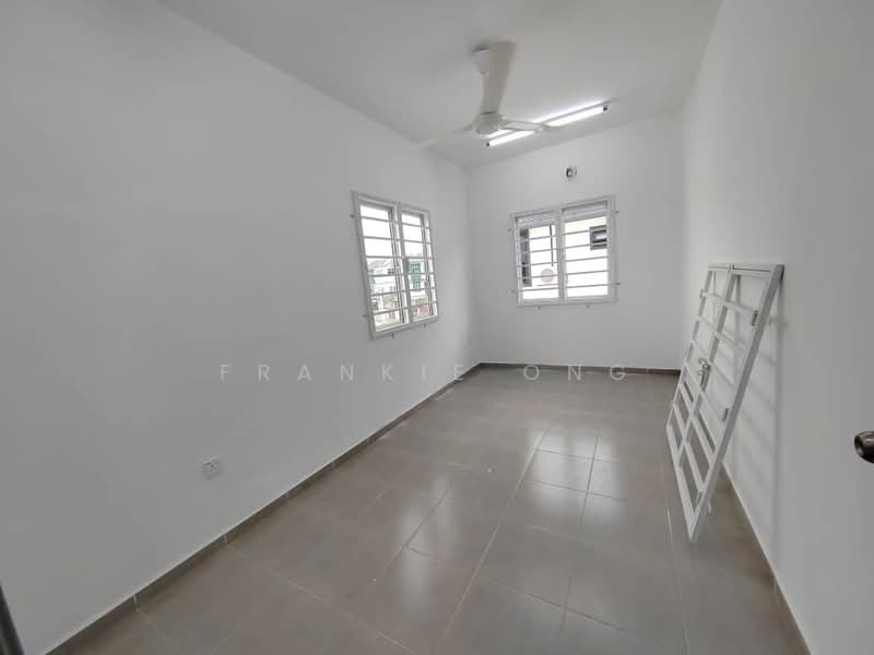 Rumah Teres 2 Tingkat untuk Disewa di Taman Scientex Rawang (Rawang) - Frankie Ong - Interior - PropertyGuru.com.my