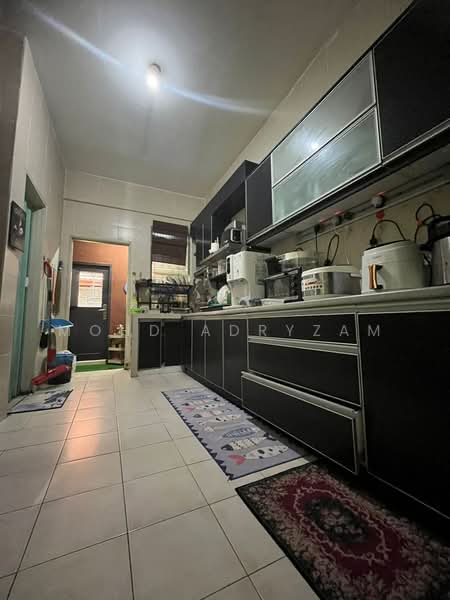 2-storey Terraced House for Sale in Alam Budiman (Shah Alam) - Mohd Adryzam - Kitchen - PropertyGuru.com.my