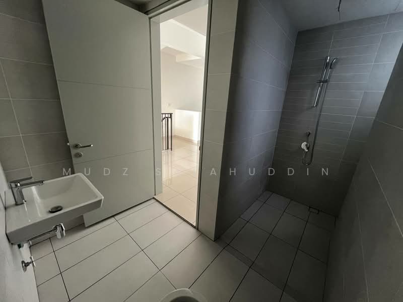 3-storey Terraced House for Sale in Taman Melawati (Ulu Kelang) - Mudz Salahuddin - Bathroom - PropertyGuru.com.my