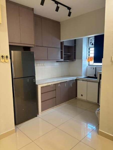 Servis Apartment untuk Disewa di One Maxim - Ishak Bin Ismail - Kitchen - PropertyGuru.com.my