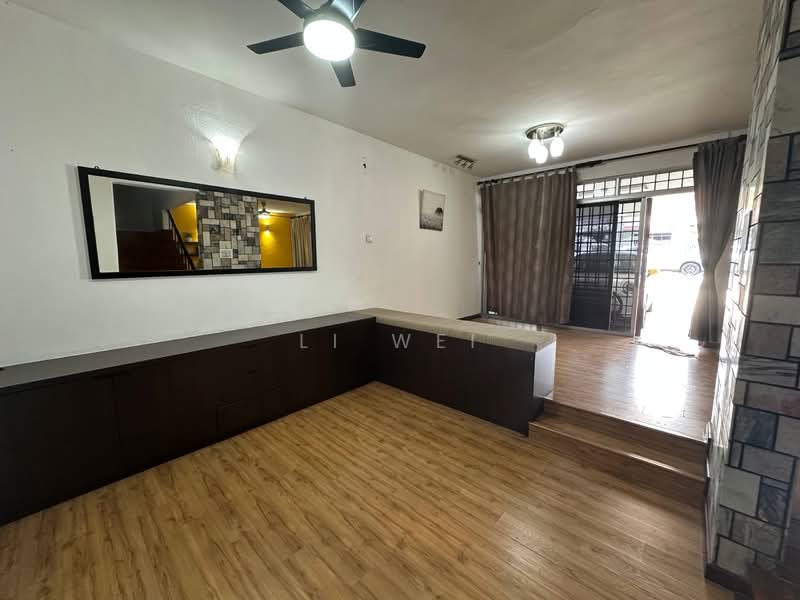 Rumah Teres 2 Tingkat untuk Disewa di Taman Pelangi (Johor Bahru) - Li Wei - Living Room - PropertyGuru.com.my