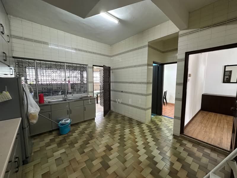 Rumah Teres 2 Tingkat untuk Disewa di Taman Pelangi (Johor Bahru) - Li Wei - Kitchen - PropertyGuru.com.my