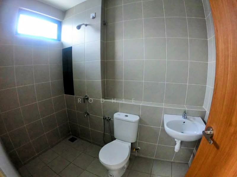 Rumah Teres 2 Tingkat untuk Disewa di Bandar Bukit Raja (Klang) - Rodhie . - Bathroom - PropertyGuru.com.my