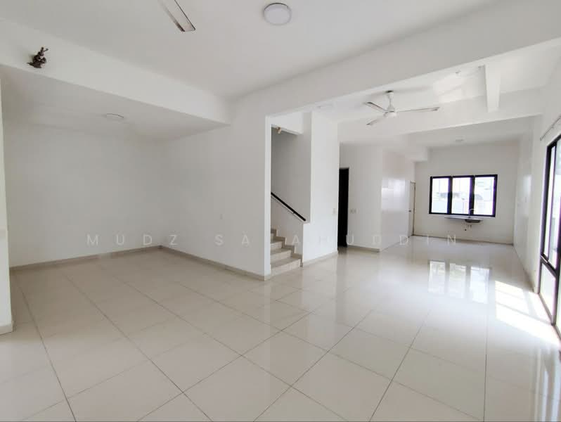 3-storey Terraced House for Sale in Mutiara Heights (Kajang) - Mudz Salahuddin - Living Room - PropertyGuru.com.my