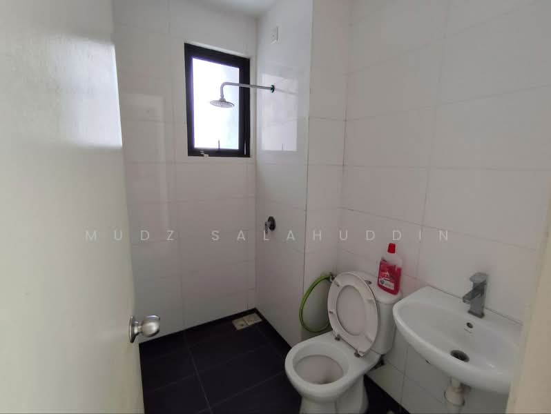 3-storey Terraced House for Sale in Mutiara Heights (Kajang) - Mudz Salahuddin - Bathroom - PropertyGuru.com.my