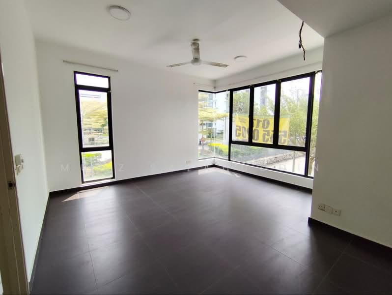 3-storey Terraced House for Sale in Mutiara Heights (Kajang) - Mudz Salahuddin - Living Room - PropertyGuru.com.my