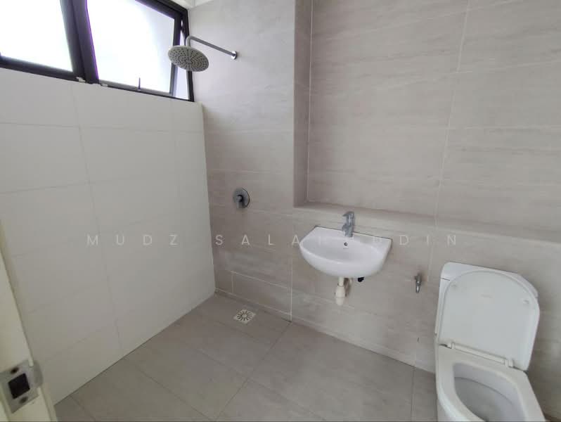 3-storey Terraced House for Sale in Mutiara Heights (Kajang) - Mudz Salahuddin - Bathroom - PropertyGuru.com.my
