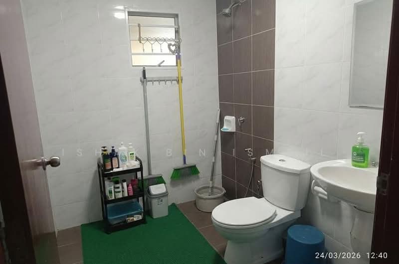 Pangsapuri untuk Dijual di Larai Apartment Presint 6 @ Putrajaya - Ishak Bin Ismail - Bathroom - PropertyGuru.com.my