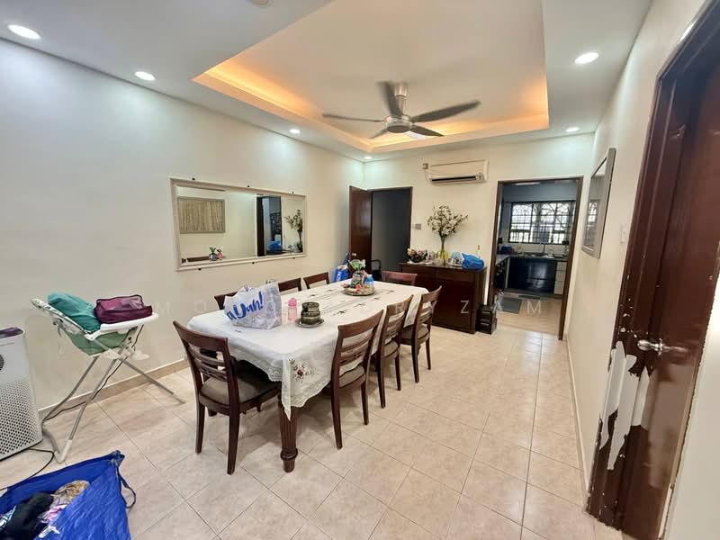 Rumah Teres 2 Tingkat untuk Dijual di Bukit Jelutong (Shah Alam) - Mohd Adryzam - Dining Room - PropertyGuru.com.my