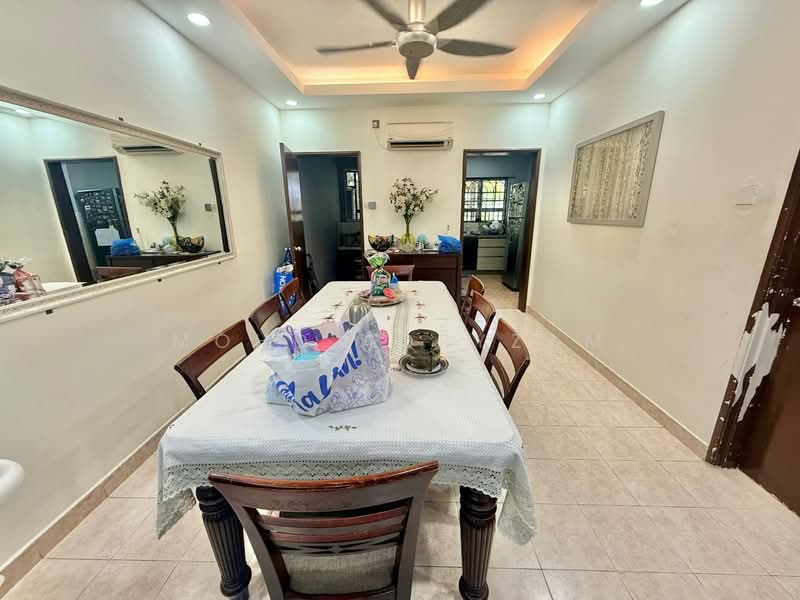 Rumah Teres 2 Tingkat untuk Dijual di Bukit Jelutong (Shah Alam) - Mohd Adryzam - Dining Room - PropertyGuru.com.my