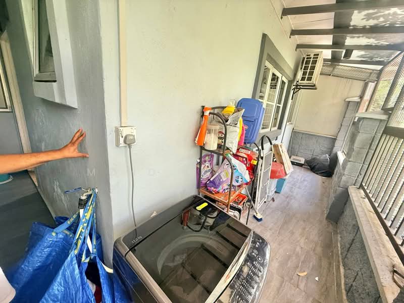 Rumah Teres 2 Tingkat untuk Dijual di Bukit Jelutong (Shah Alam) - Mohd Adryzam - Balcony - PropertyGuru.com.my