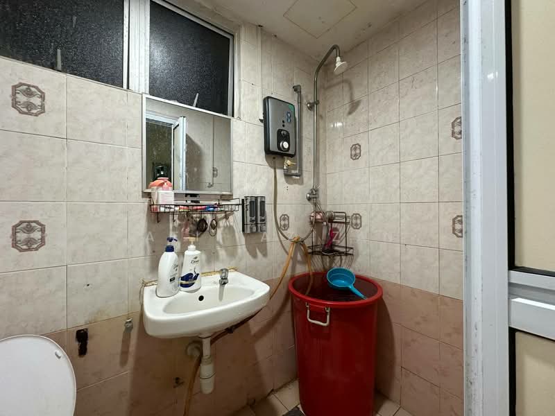 Condominium for Sale at De Rozelle - Afif Azizan - Bathroom - PropertyGuru.com.my