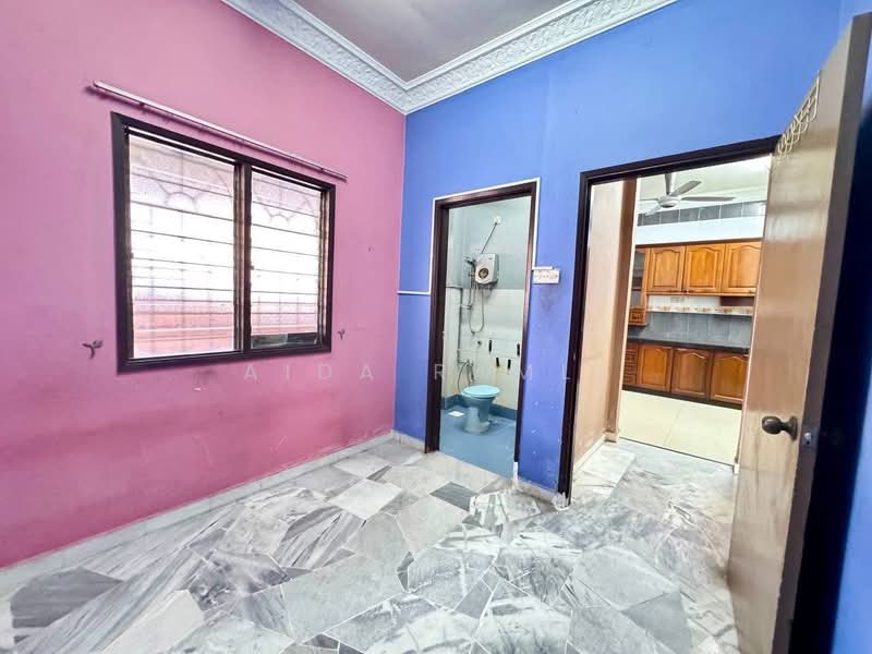 Terraced House for Sale in Usj 12 (Subang Jaya) - Aida Ramli - Bathroom - PropertyGuru.com.my