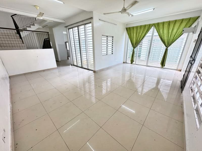 Rumah Teres 2 Tingkat untuk Dijual di Puncak Bestari (Puncak Alam) - Mudz Salahuddin - Living Room - PropertyGuru.com.my