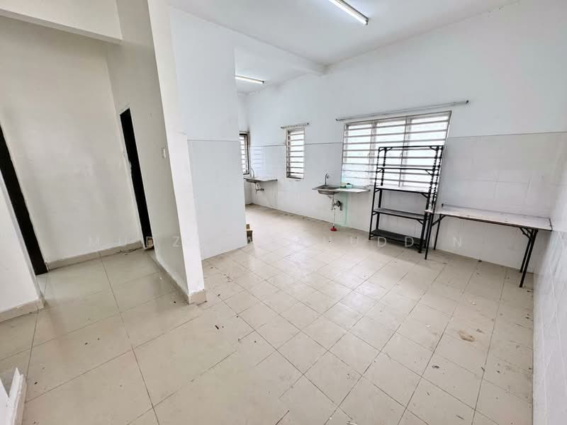 2-storey Terraced House for Sale in Kuala Selangor (Selangor) - Mudz Salahuddin - Kitchen - PropertyGuru.com.my