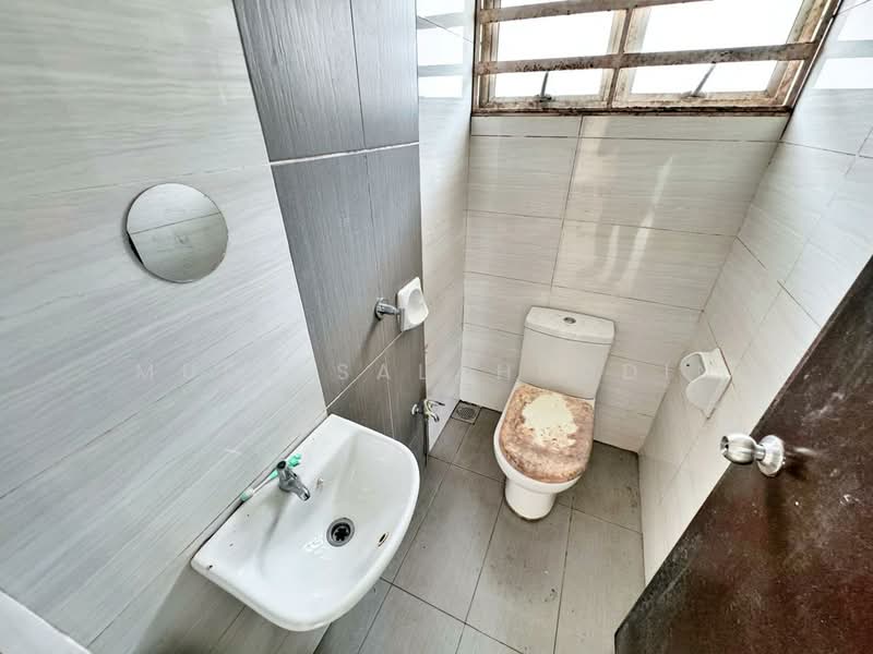 Rumah Teres 2 Tingkat untuk Dijual di Puncak Bestari (Puncak Alam) - Mudz Salahuddin - Bathroom - PropertyGuru.com.my