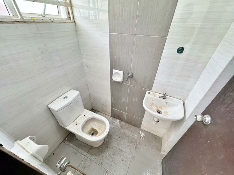 Rumah Teres 2 Tingkat untuk Dijual di Puncak Bestari (Puncak Alam) - Mudz Salahuddin - Bathroom - PropertyGuru.com.my