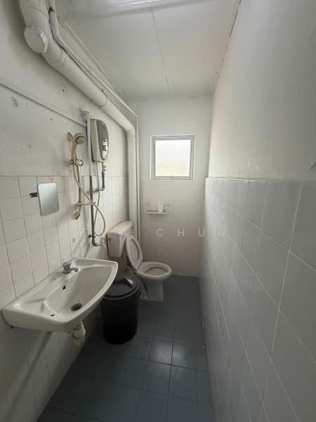 2.5-storey Terraced House for Sale in Segambut (Kuala Lumpur) - Eva Chun - Bathroom - PropertyGuru.com.my