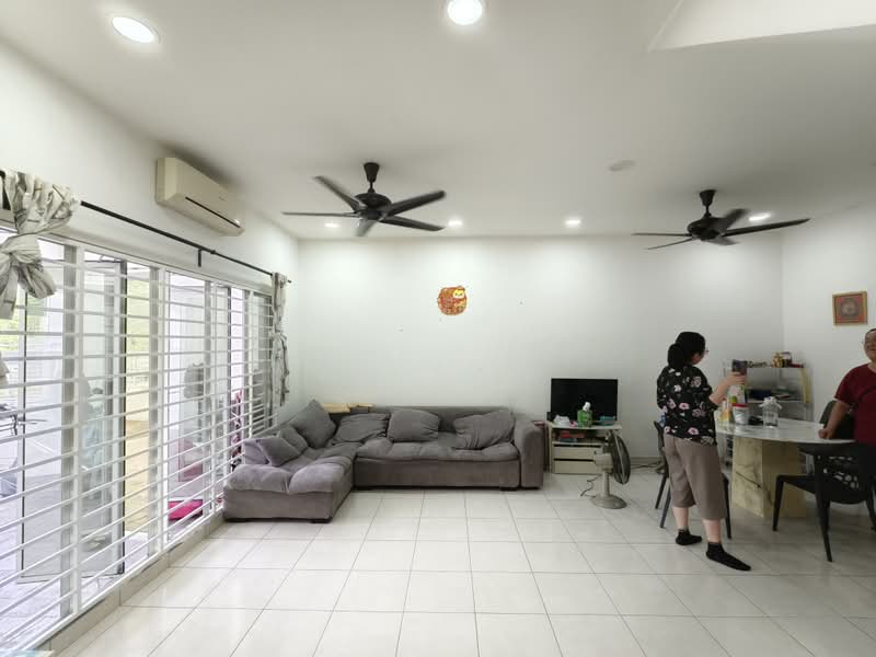 Rumah Teres 2 Tingkat untuk Dijual di Bandar Teknologi Kajang (Kajang) - KK Sah - Living Room - PropertyGuru.com.my