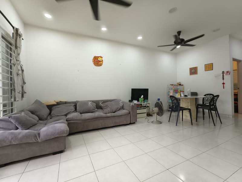 Rumah Teres 2 Tingkat untuk Dijual di Bandar Teknologi Kajang (Kajang) - KK Sah - Living Room - PropertyGuru.com.my
