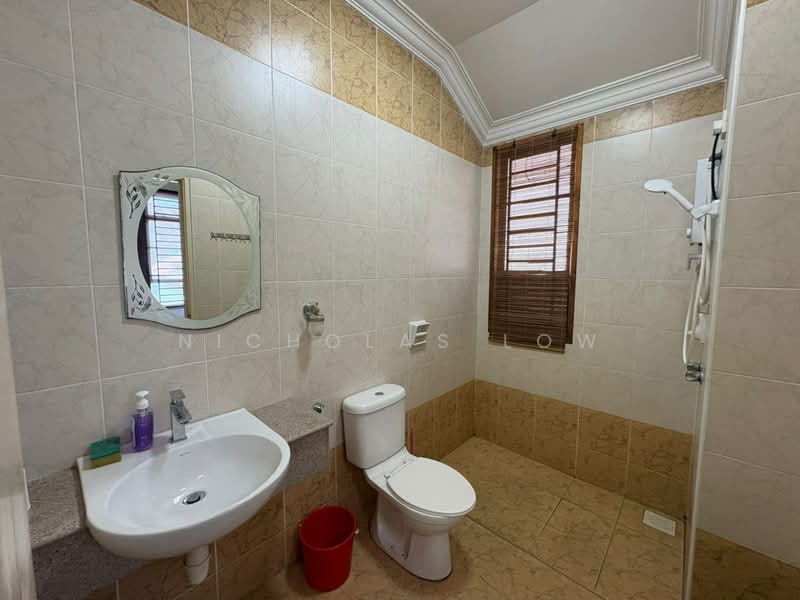 Banglo Pautan untuk Disewa di Taman Austin Perdana (Tebrau) - Nicholas Low - Bathroom - PropertyGuru.com.my