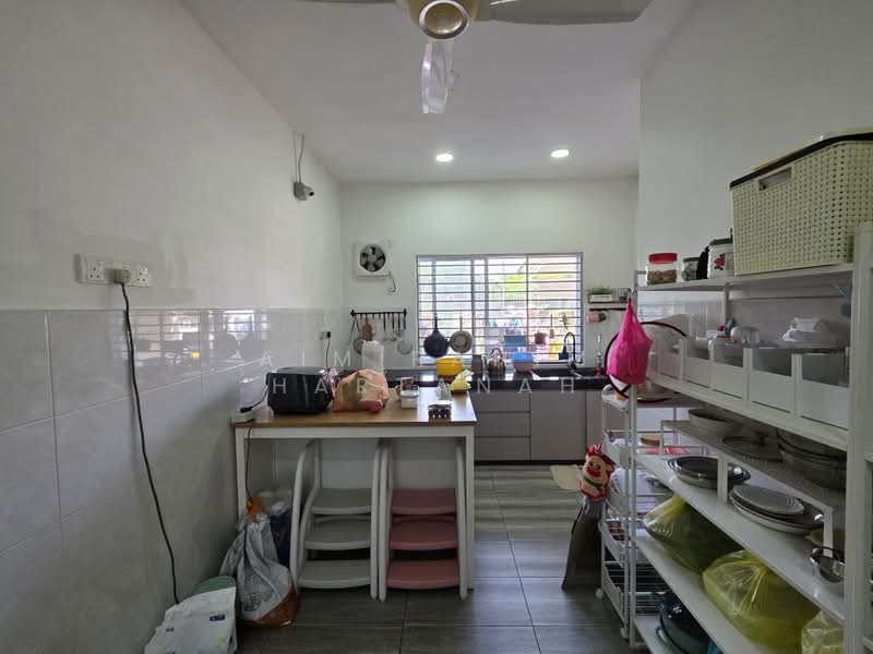 Terraced House for Sale in Semenyih (Selangor) - AimiRahim Hartanah - Kitchen - PropertyGuru.com.my