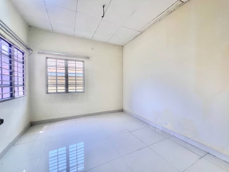 Semi-Detached House for Sale in Bandar Bukit Mahkota (Bangi) - Deeya Yusof - PropertyGuru.com.my