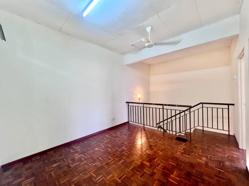 Semi-Detached House for Sale in Bandar Bukit Mahkota (Bangi) - Deeya Yusof - PropertyGuru.com.my