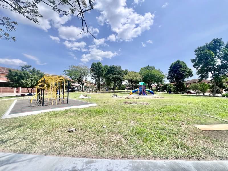 Semi-Detached House for Sale in Bandar Bukit Mahkota (Bangi) - Deeya Yusof - PropertyGuru.com.my