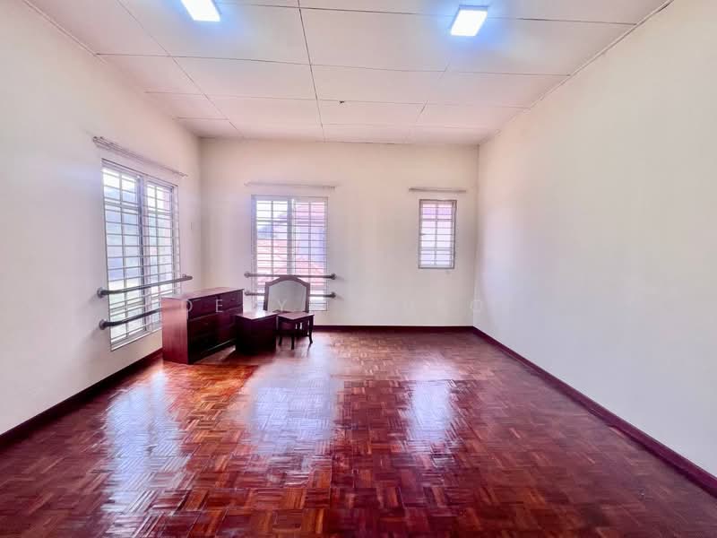 Semi-Detached House for Sale in Bandar Bukit Mahkota (Bangi) - Deeya Yusof - PropertyGuru.com.my