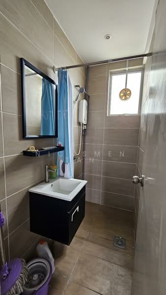 Kondominium untuk Disewa di Residensi Gembira 737 - Nicksmen Tan - Bathroom - PropertyGuru.com.my