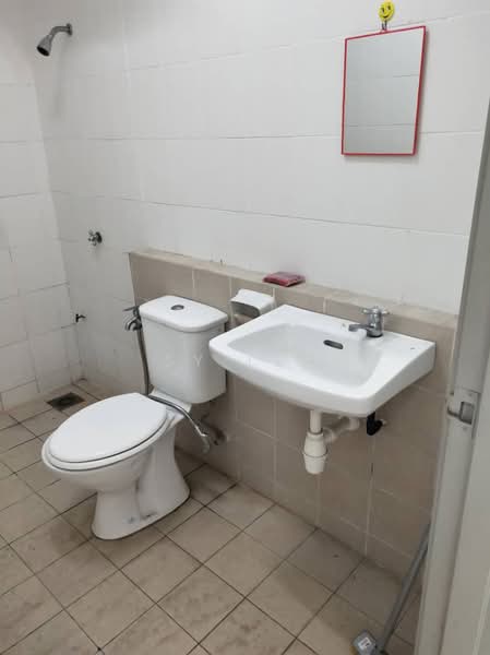 Pangsapuri untuk Disewa di Suria Permai - SY Lee - Bathroom - PropertyGuru.com.my