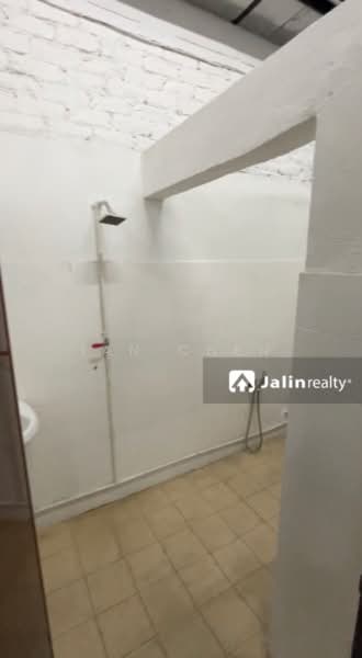 Shop for Sale in Bandar Kajang (Kajang) - Ian Chen - Bathroom - PropertyGuru.com.my