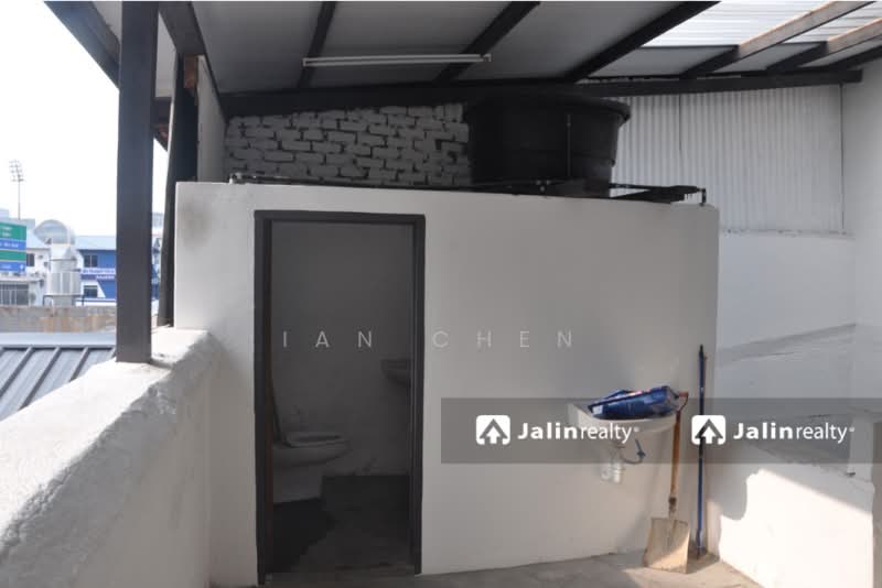 Shop for Sale in Bandar Kajang (Kajang) - Ian Chen - Bathroom - PropertyGuru.com.my