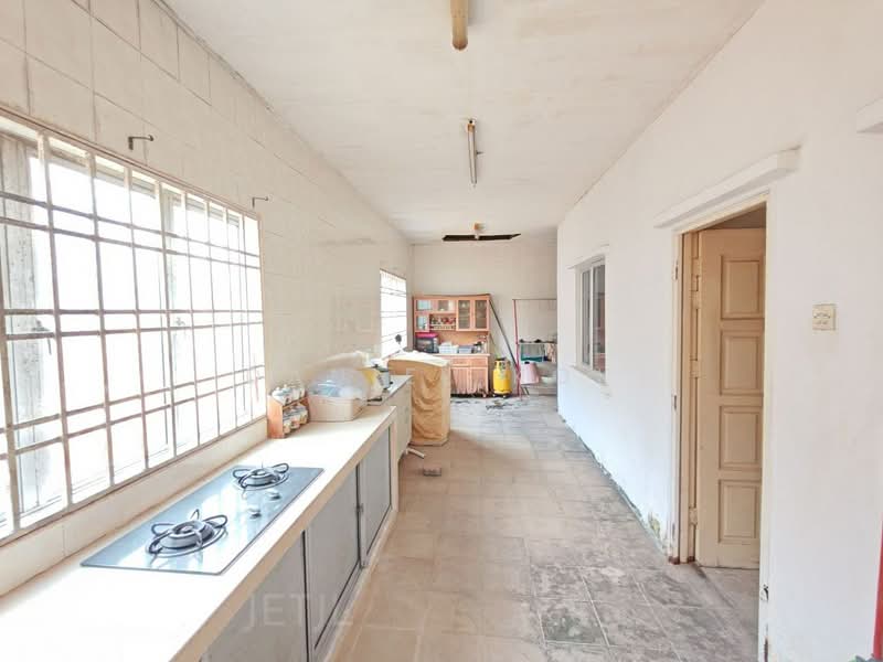Semi-Detached House for Sale in Taman Saga (Klang) - Daniel Kok - Kitchen - PropertyGuru.com.my