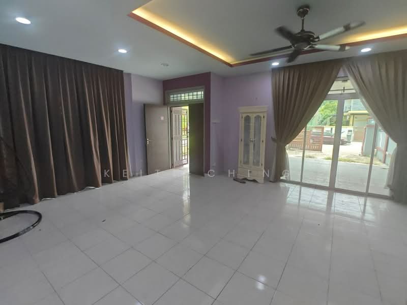 Rumah Teres 2 Tingkat untuk Dijual di Mutiara Rini (Skudai) - Keith Ching - Living Room - PropertyGuru.com.my