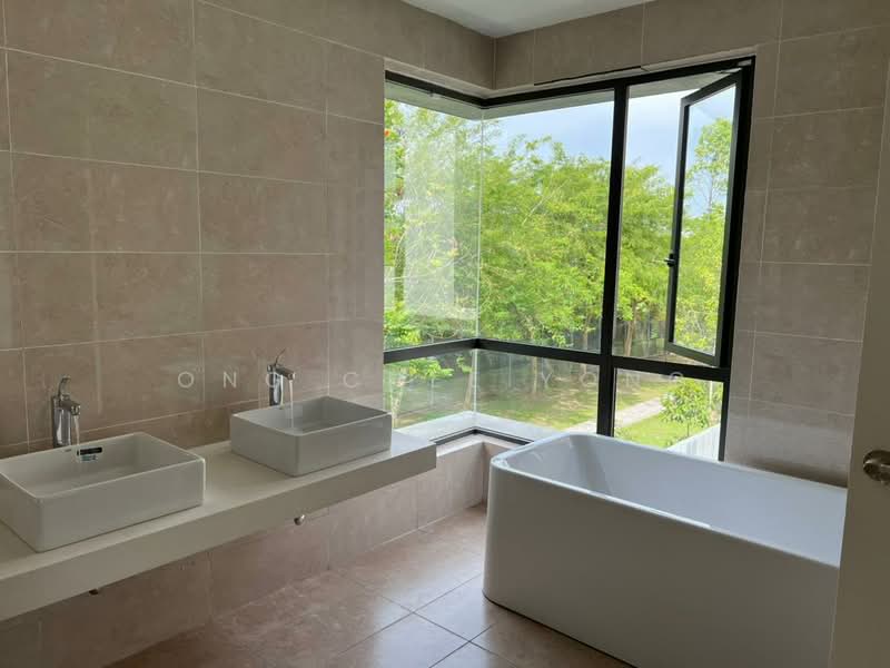 Bungalow for Sale in Kota Kemuning (Shah Alam) - Ong Chee Yong - Bathroom - PropertyGuru.com.my