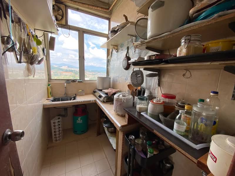 Apartment for Sale at Pangsapuri Damai Mewah B - Ilman Nahri - Kitchen - PropertyGuru.com.my