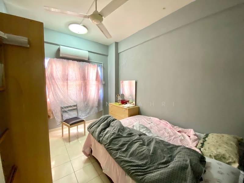 Apartment for Sale at Pangsapuri Damai Mewah B - Ilman Nahri - Bedroom - PropertyGuru.com.my