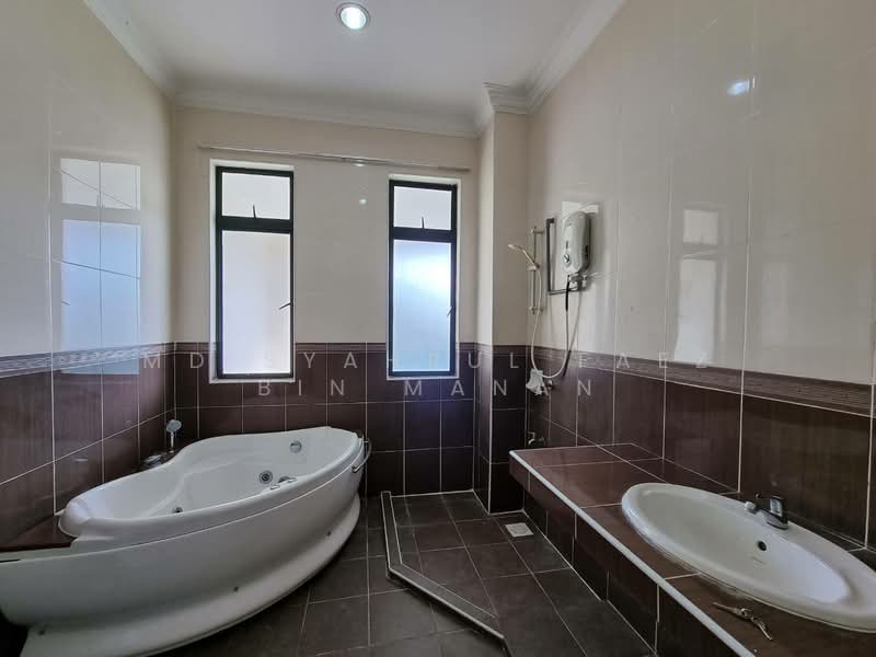 2-storey Terraced House for Rent in Kota Warisan (Sepang) - Md Syahrul Faez Bin Manan - Bathroom - PropertyGuru.com.my
