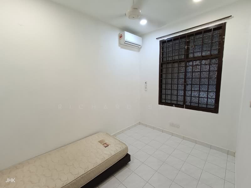 1.5-storey Terraced House for Rent in Johor Bahru (Johor) - Richard Shai - Bedroom - PropertyGuru.com.my