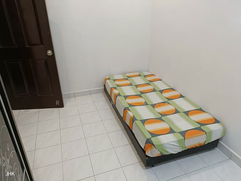 1.5-storey Terraced House for Rent in Johor Bahru (Johor) - Richard Shai - Bedroom - PropertyGuru.com.my