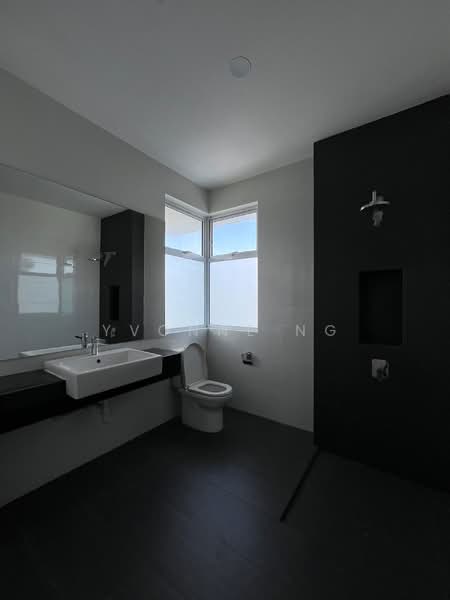 Semi-Detached House for Rent in Senibong (Permas Jaya) - Yvonne Ng - Bathroom - PropertyGuru.com.my