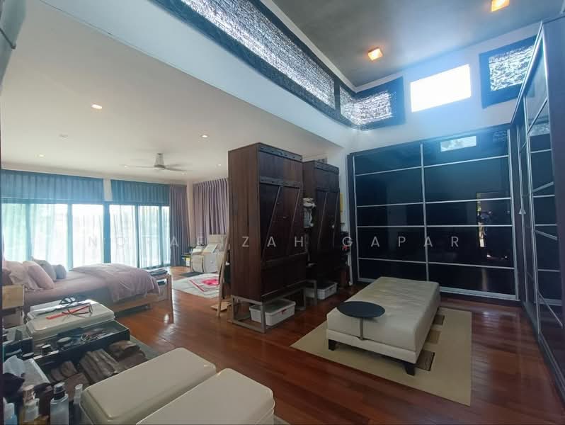 Bungalow for Sale in Perdana Lakeview East (Cyberjaya) - NoraFizah Gapar - Master Bedroom - PropertyGuru.com.my