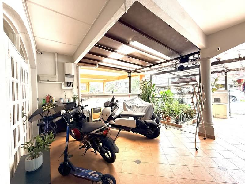 Rumah Teres 2 Tingkat untuk Dijual di Taman TTDI Jaya (Shah Alam) - Mohd Zakri Mohd Zamberi - Car Park - PropertyGuru.com.my