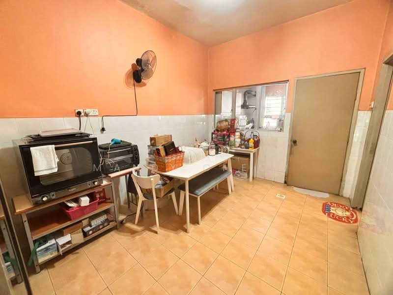 Rumah Teres untuk Dijual di Taman Tun Perak (Rawang) - Mandy Cheow - Kitchen - PropertyGuru.com.my